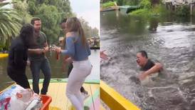 VIDEO | Al ritmo de 'El Tucanazo', joven cae de una trajinera en Xochimilco y se vuelve viral