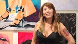 Karen Uribarri, la escritora y terapeuta sexual chilena que destacó con sus pinturas eróticas en Miami