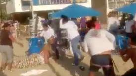 VIDEO | Captan pelea de vendedores contra turistas en playa de Acapulco