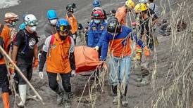Suman 34 muertos en Indonesia por erupción del volcán Semeru