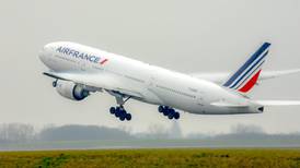 Qué tensión: vuelo de Air France hace aterrizaje de emergencia debido al mal comportamiento de un pasajero