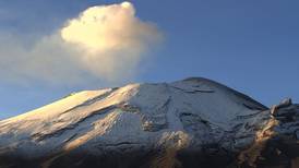 Así se vio la explosión del Popocatépetl, misma que causó la suspensión de todos los vuelos en Puebla