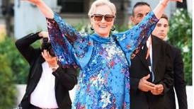 Meryl Streep celebra 72 años con regalo en estación del metro