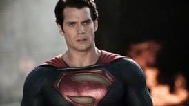 ¡Henry Cavill tiene novia!: Mira acá las divertidas reacciones tras la nueva conquista del actor de Superman