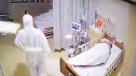 Video: Paciente con Covid-19 confunde a enfermera con un fantasma