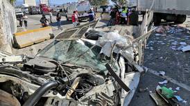 Accidente: Caída del tráiler de un camión provoca choque múltiple en el Paso Exprés de Cuernavaca