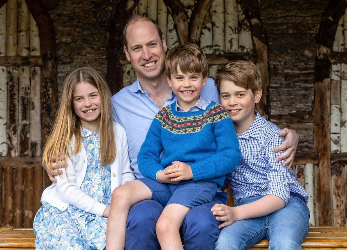 El príncipe de Gales posó junto a sus hijos para celebrar el Día del Padre