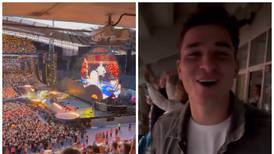 VIDEO | Julián Álvarez enamoró a su novia tras cantar en inglés en concierto de Coldplay