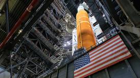 NASA lanzará gigantesco cohete de prueba para el próximo alunizaje humano