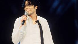 Revista predijo cómo envejecería Michael Jackson sin saber que se sometería a cirugías estéticas