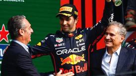 El recordatorio de la prensa internacional a Checo Pérez sobre su inferioridad con Max Verstappen