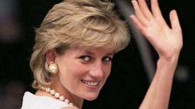La princesa Diana asistió en lencería a la MET Gala del 96, como venganza a la reina Isabel