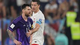 Robert Lewandowski reveló lo que dijo Messi tras incómodo momento en el Mundial de Qatar 2022