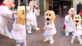 VIDEO | Niño se disfraza de Dr. Simi para Halloween y se hace viral