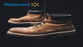 Tiktoker encuentra un par de zapatos viejos y apestosos en Walmart y se vuelve viral | VIDEO