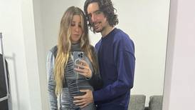 Alex Fernández festeja el primer mes de su hija, Mía