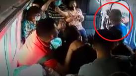 VIDEO| Policías del EDOMEX frustran asalto a pasajeros de una combi