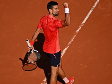 VIDEO | ¡Lo celebró como un título! Así festejó Novak Djokovic su nuevo triunfo en Roland Garros