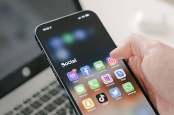 ¿Solicitudes de amistad automáticas en Facebook? Te lo explicamos