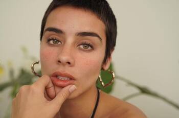 Esmeralda Pimentel se sincera y habla de la fuerte depresión que sufrió: "Todo el mundo me rechazaba por tener el pelo corto"