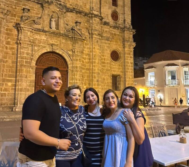 La hija de Silvia Pinal esta en Colombia