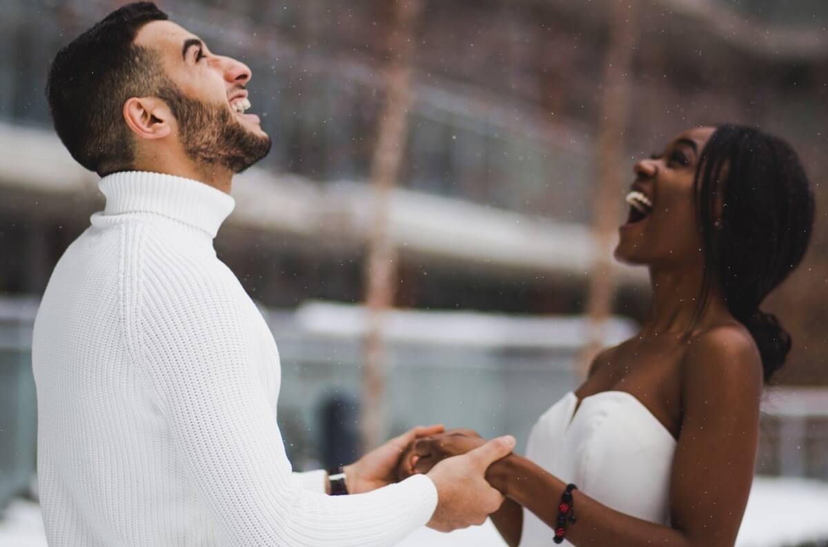 Los 10 nombres masculinos y femeninos que más ligan en Tinder