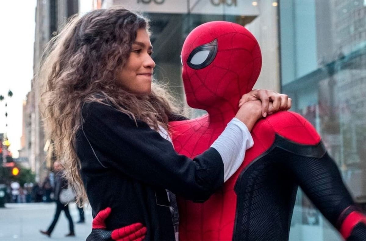 Tom Holland ya no oculta su amor por Zendaya y la felicita por su cumpleaños