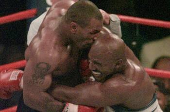 ¿Qué pasó con el pedazo de oreja que Mike Tyson le arrancó a Evander Holyfield?