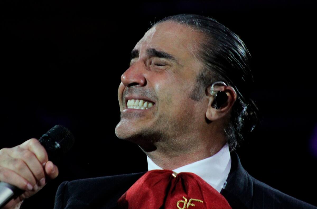 Alejandro Fernández se quita las canas y vuelve locas a sus fans