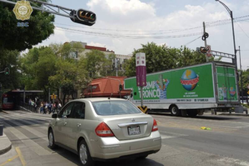 No podrán circular vehículos con terminación de placa 9 y 0, entre las 5:00 y las 22:00 horas.