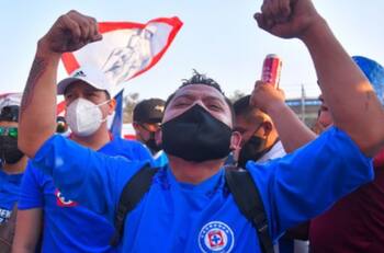 FC Juárez vs Cruz Azul: ¡Aficionados se pelean en las afueras del estadio!