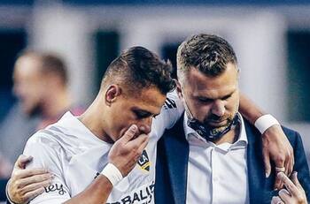 Técnico del Galaxy de Los Angeles defiende a “Chicharito”