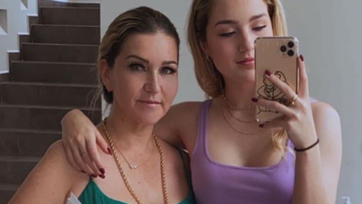 Melenie, hija de Alicia Villarreal y Arturo Carmona, prepara disco; espera sentencia a su agresor