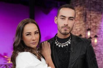 Consuelo Duval presume a su guapo hijo en Netas Divinas y le llaman "suegra"