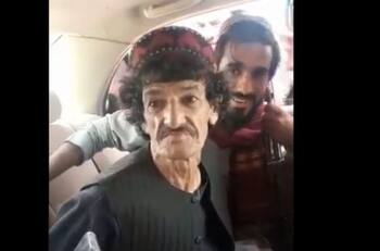 Imágenes sensibles: Talibanes cortan el cuello de un comediante por hacer chistes sobre ellos