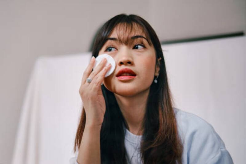 Esta es la guía perfecta para saber usar un tónico facial