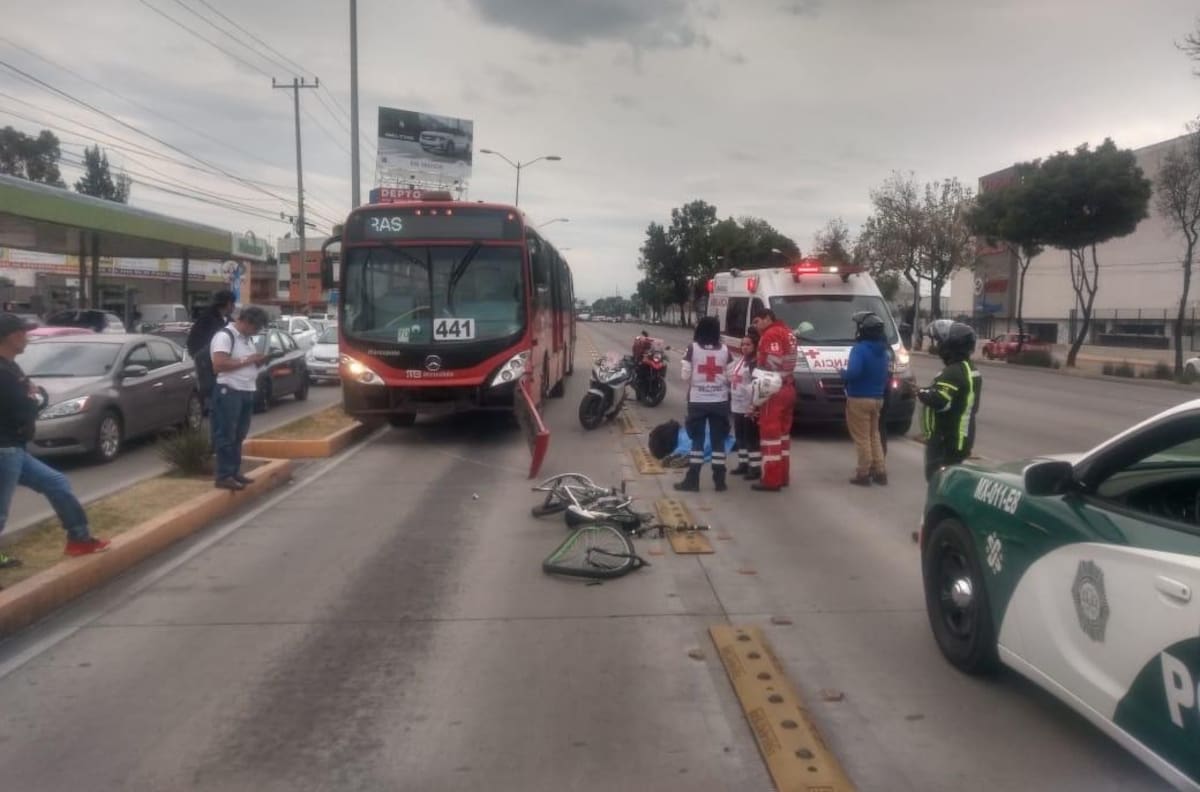 Muere ciclista al ser atropellado en la CDMX, su agresor huye