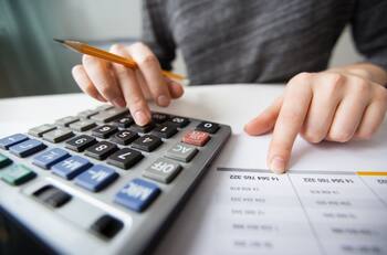 ¿Puede el SAT multarte por organizar una tanda y no declararla?