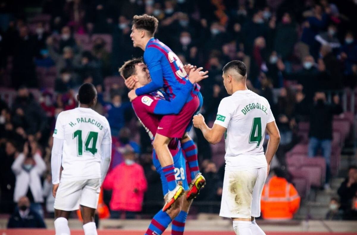 Victoria sufrida del FC Barcelona frente al Elche
