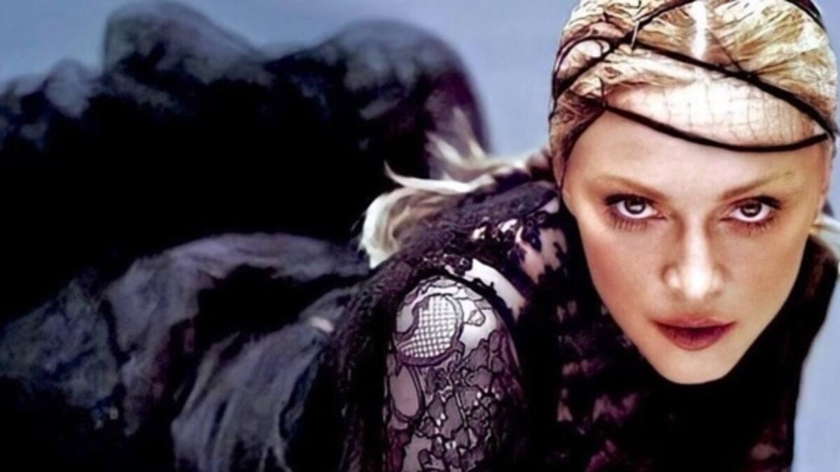 Madonna después de ser criticada por usar photoshop, contesta con una foto erótica