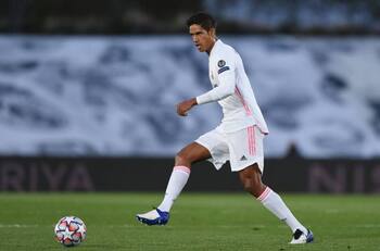 Real Madrid le ganó al Huesca con un doblete de Raphael Varane