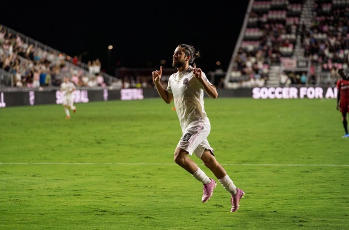 Video: El golazo de Rodolfo Pizzarro que sorprendió a Beckham