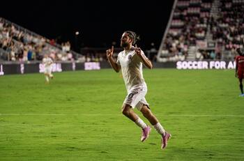 Video: El golazo de Rodolfo Pizzarro que sorprendió a Beckham