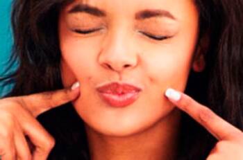 Hoyueloplastia: la peligrosa tendencia de ponerse hoyuelos en las mejillas