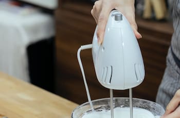 Devuélvele la blancura a tus electrodomésticos con este truco casero