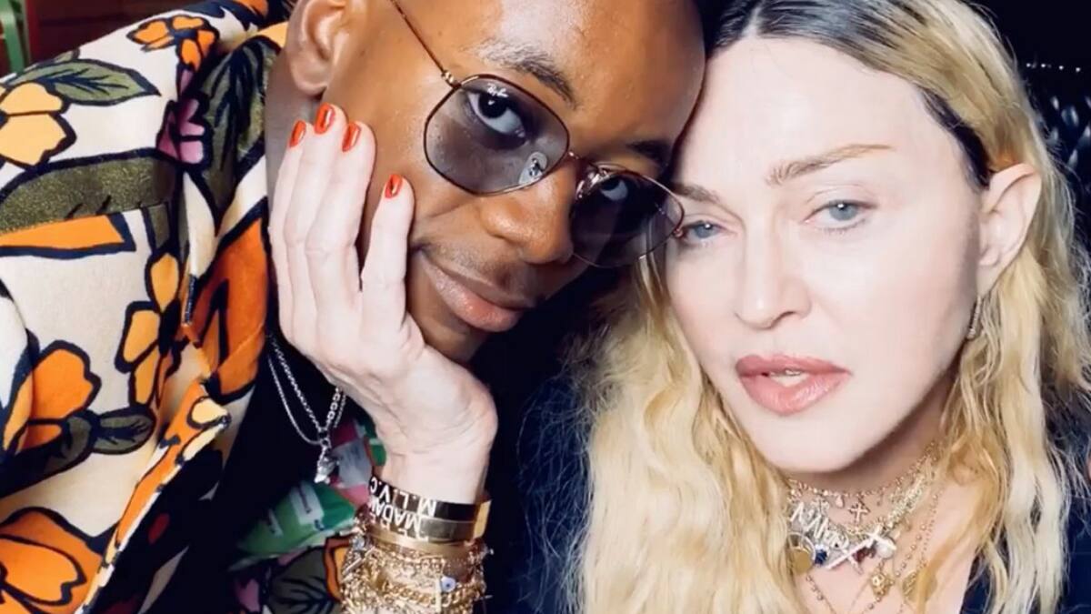 El hijo de Madonna, David Banda, recibe comentarios homófobos al posar con vestido