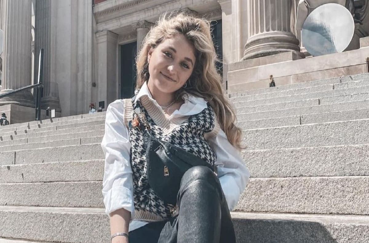 Fernanda Castro, hija de Angélica Rivera, explota contra quienes la criticaron en redes por mostrar sus senos