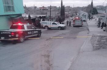 Ocho personas quedan atrapadas tras incendio en Ciudad Juárez