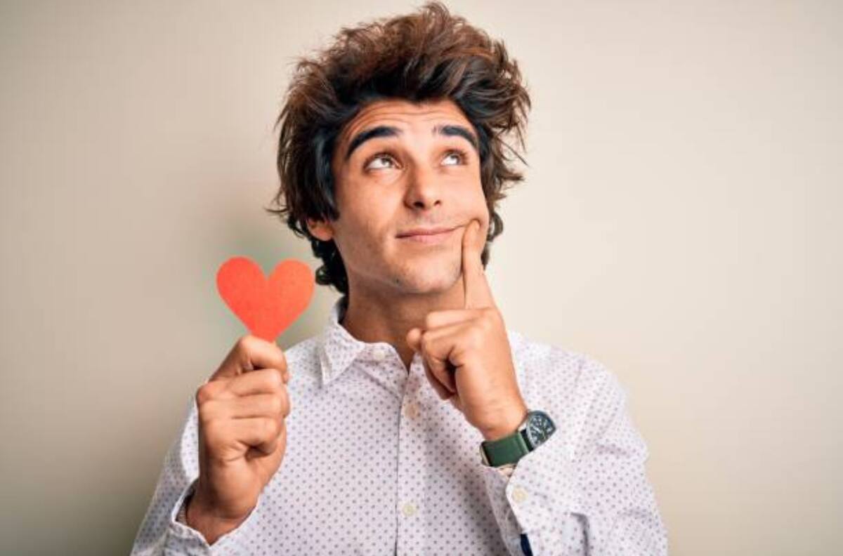 ¿Qué significa manifestar a una persona?