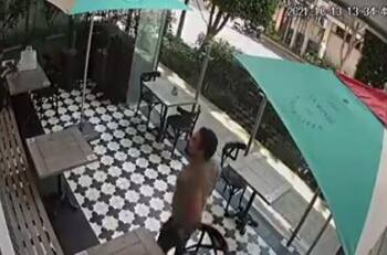 VIDEO: A punta de pistola despojan de su reloj a un comensal en Polanco